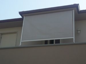 tenda a caduta con guide laterali RIF: TS15