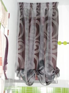 tenda arricciata con effetto "a pacchetto" RIF: TC212