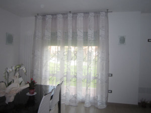 tenda bianca con fantasia tono su tono RIF: TC310