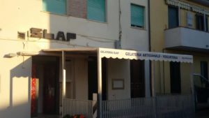 tenda a capanno per negozio RIF: TS222