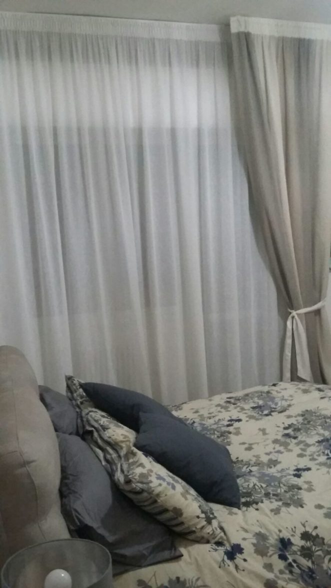 tenda su binario in seta per camera da letto con calata foderata e ripresa da sciarpa