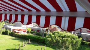 tende a bracci a righe per balcone RIF: TS134