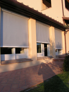 tenda da esterni oscuranti cassettonate e motorizzate RIF: TS245