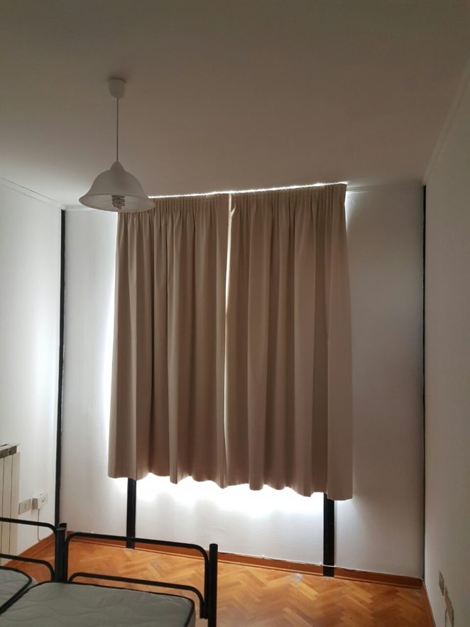 tende oscuranti ignifughe black out colore chiaro per camera da letto