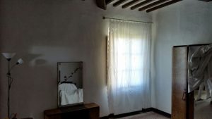 tenda romantica bianca su bastone per camera da letto