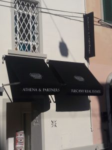 tende a braccetti con struttura in acciaio inox per agenzia immobiliare RIF: TS263