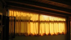 tenda per finestra a trapezio con binario in pendenza RIF: TC380