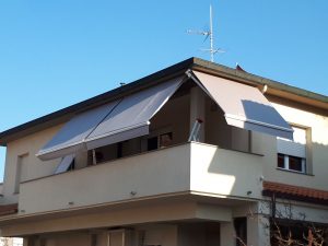 tre tende a bracci per terrazzo RIF: TS92