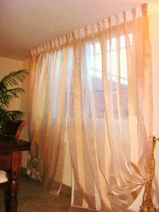 tenda classica elegante con embrasse