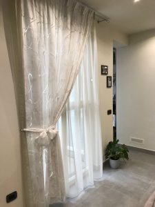 tenda in viscosa stampata doppiata con velo e montata su bastone RIF: TC418