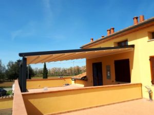 pergola 6 x 6.5 metri su terrazza di casa vacanzeRIF: SE108