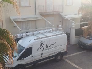 due pergole per cortile di palazzina RIF: SE111