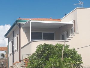 pergola addossata per schermatura terrazza RIF: SE116