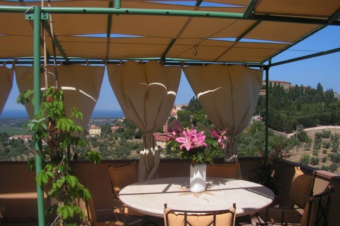 teli passanti su gazebo in ferro e tende laterali scorrevoli in acrilico