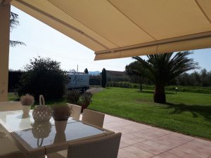 tenda a bracci per patio di villa RIF: TS31