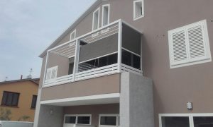 Due tende a caduta su guide laterali per terrazzo RIF: TS297