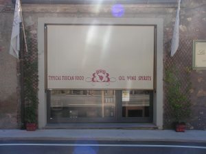 tenda a caduta con logo per negozio RIF: TS237