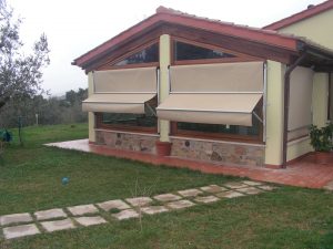 tende da sole a caduta con braccetti per giardino RIF: TS274