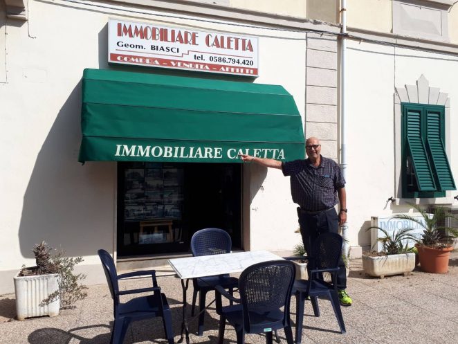 cappottina tinta unita verde per agenzia immobiliare