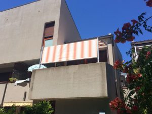 tenda a capanno con fantasia a righe per terrazzo RIF: TS327