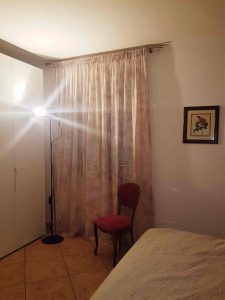 tende arricciate per camera da letto in tessuto rosa antico