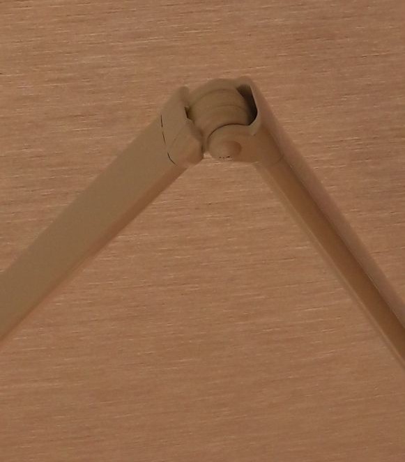 braccio spin con speciale guaina nello snodo che garantisce 30.000 cicli di apertura e chiusura della tenda