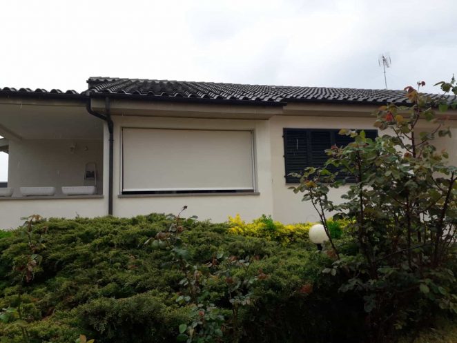 tende microforate per chiusura terrazzino