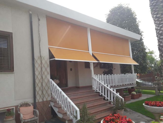 2 tende a caduta in tessuto poliestere termosaldato giallo in Toscana