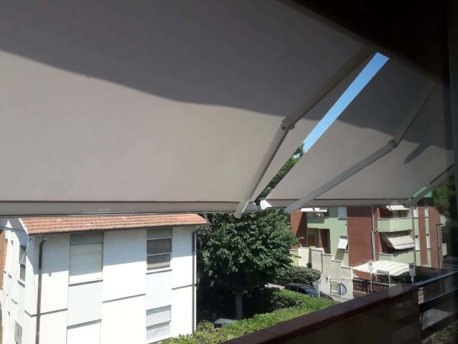 2 tende a bracci senza cuciture e motorizzate a s. vincenzo