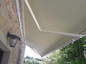 tenda a bracci bianca con tessuto senza cuciture bianco