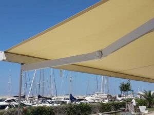 tenda a bracci per baguetteria baldi da simoncino a san vincenzo di livorno