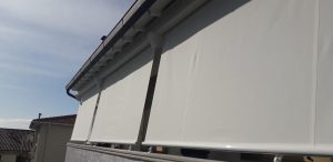 3 tende a caduta verticale per ampia terrazza